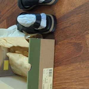 Keen Lana Leather sandals women's size 10